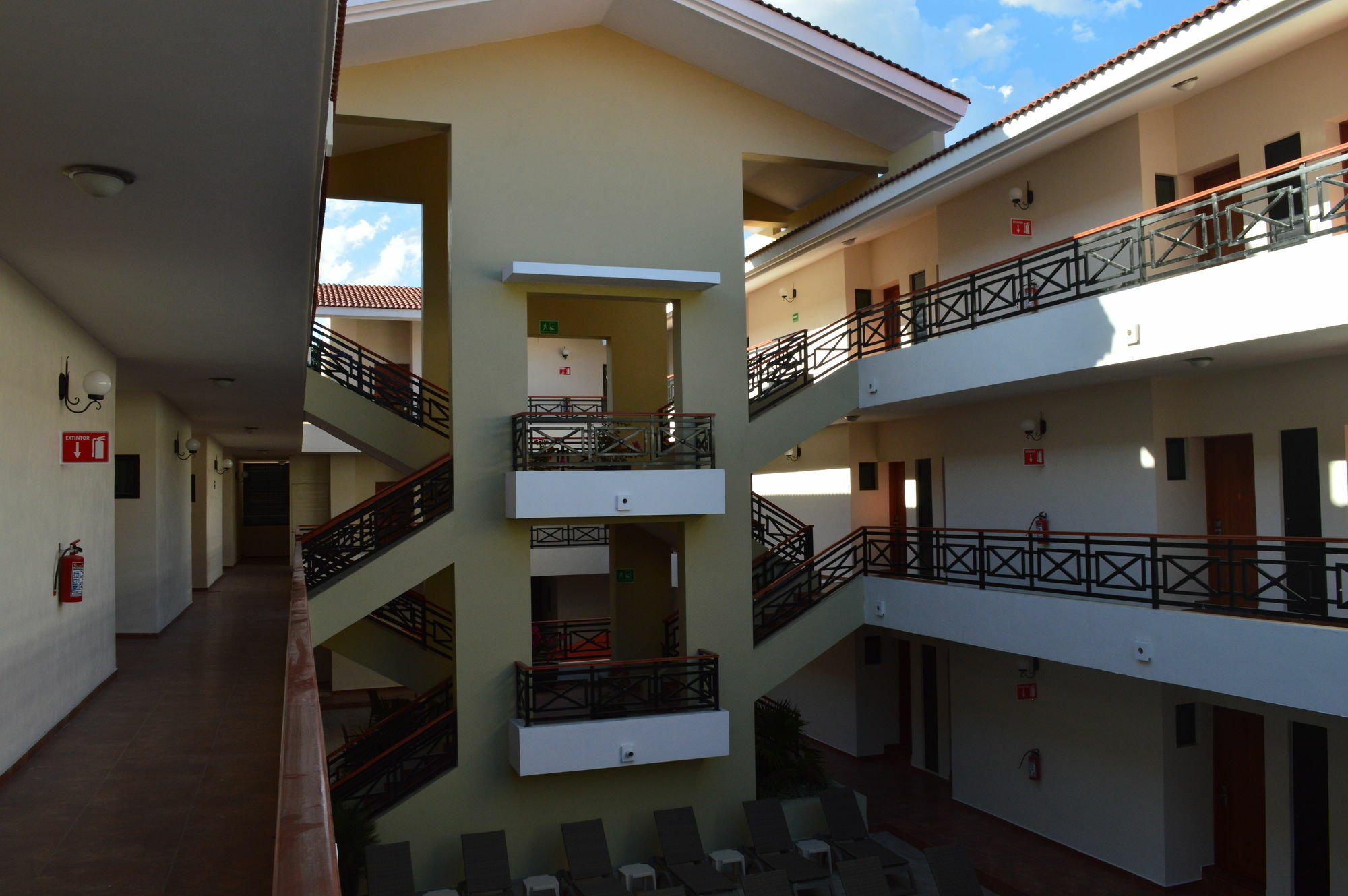 Concierge Plaza La Villa Коліма Екстер'єр фото